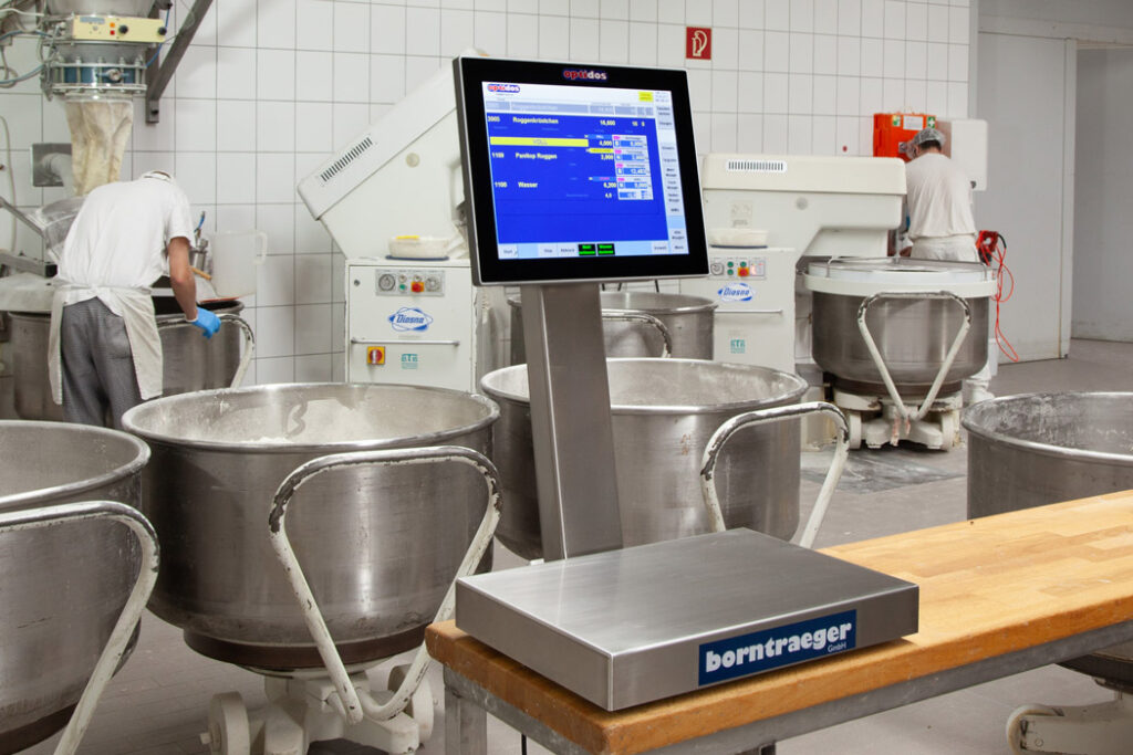 Tischwaage in einer Backstube